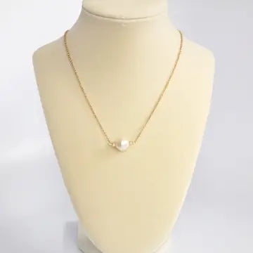 Short Dainty Necklace with A Pearl