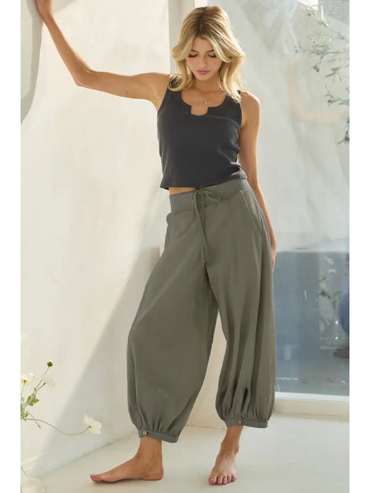 Acid Washed Capri Length Bubble Pants