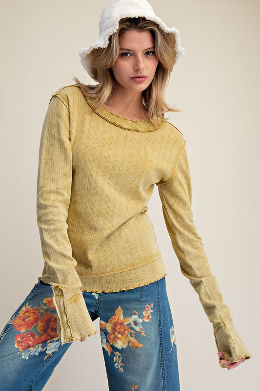 TEXTURED KNIT WASHED FITTED TOP
